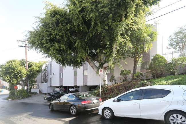 Cheviot Capri - Cheviot House