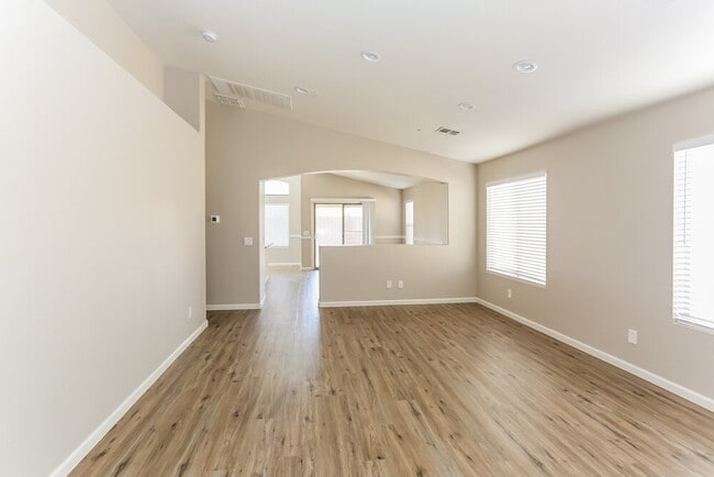 Building Photo - 6418 W Magnolia St