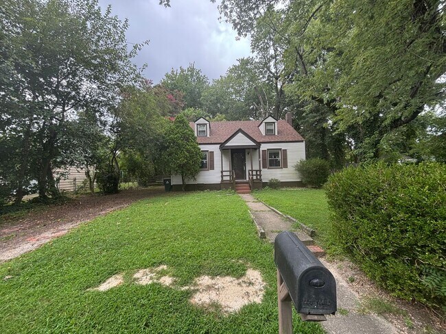 Foto del edificio - Charming 3 Bedroom 1 Bathroom Cape Cod Loc...