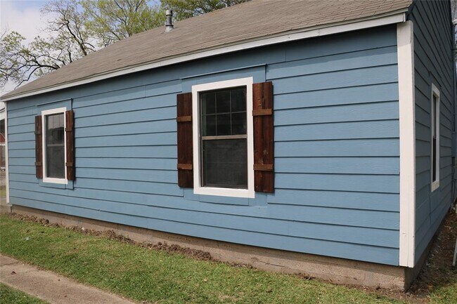 Building Photo - 7441 Rusk St