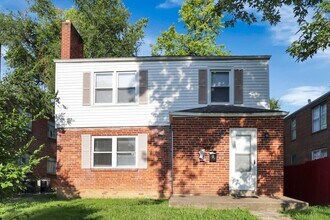 Building Photo - 397 S Chase Ave