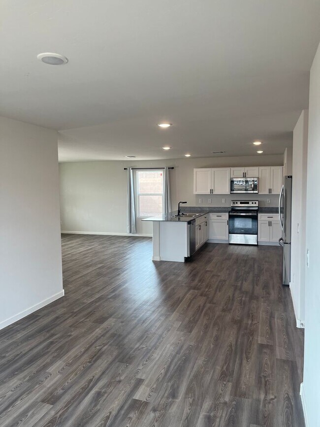 Foto del edificio - Beautiful 4 Bedroom 3 Bathroom home in the highly desired neighborhood at Canyons at Whetstone in...