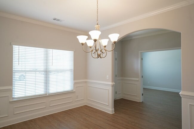 Foto del edificio - Available Now!