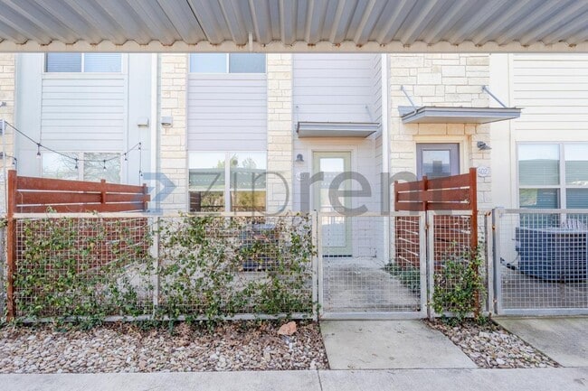 Building Photo - 7805 Cooper Ln