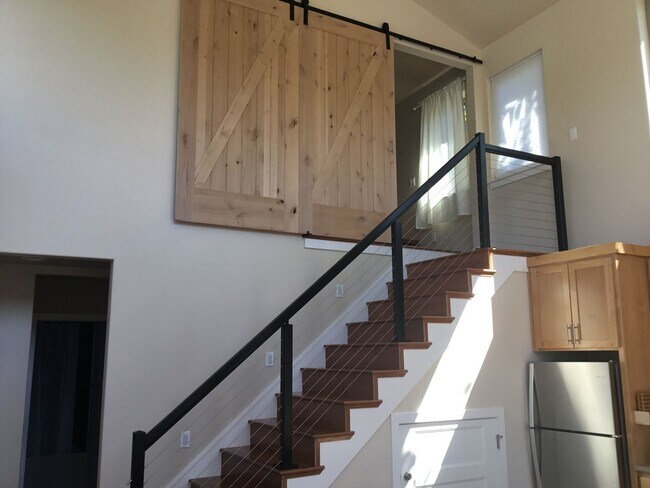 Foto del edificio - Custom Kenton Townhouse (Short Term)