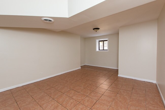 Building Photo - 4212 N Pulaski Rd