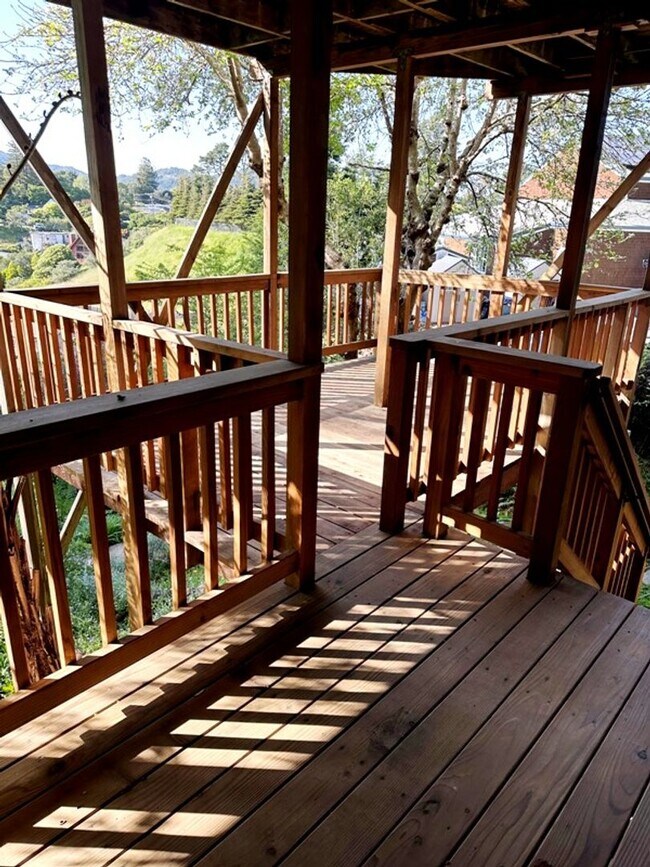 Building Photo - Studio with Wood Floors and Stunning Mt. T...