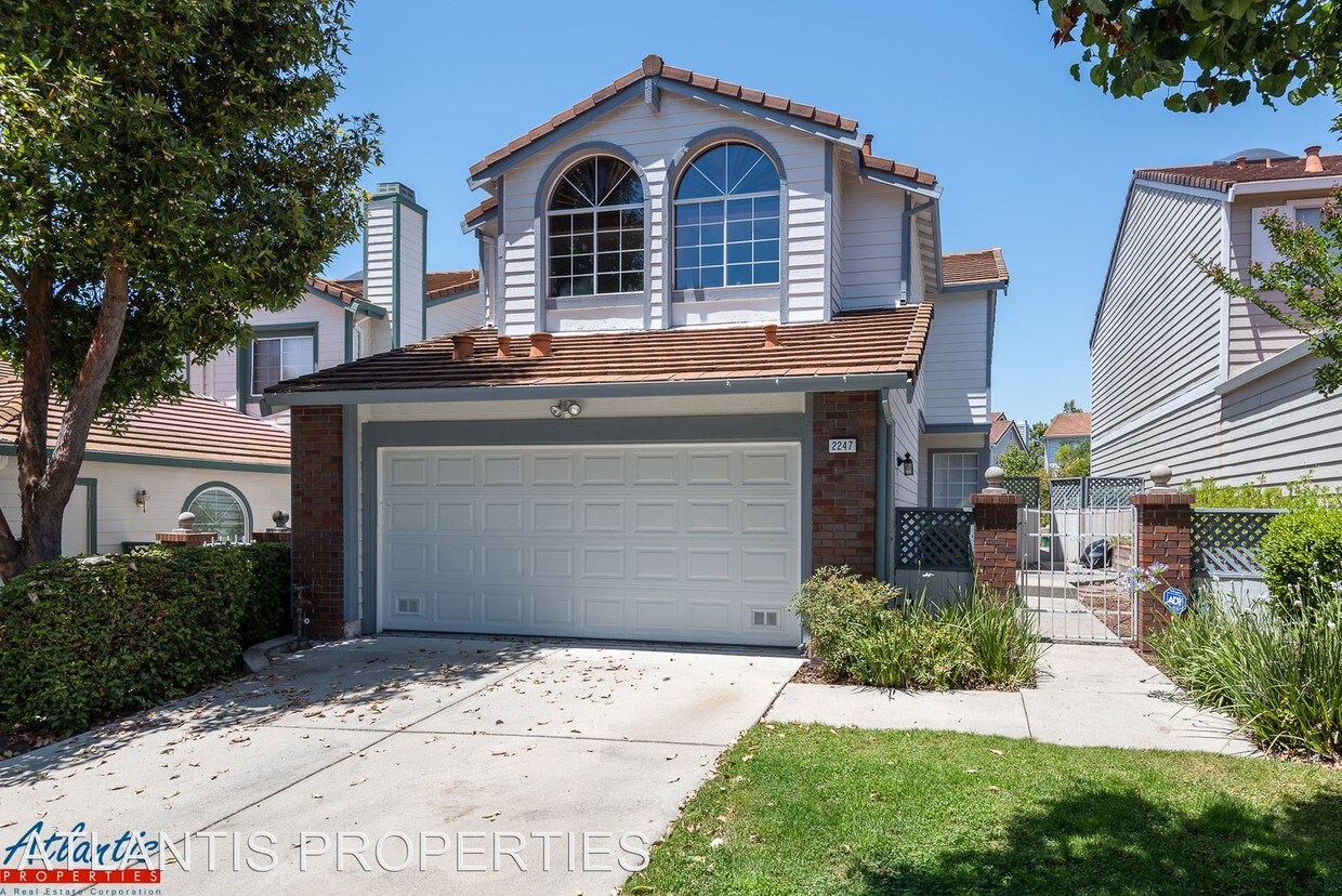 Foto principal - 2247 Lynwood Ter