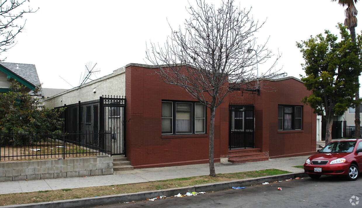 Daisy Apartments Apartments in Long Beach, CA