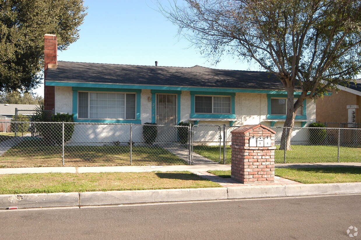 271 N Spruce Ave, Rialto, CA 92376 Apartments in Rialto, CA