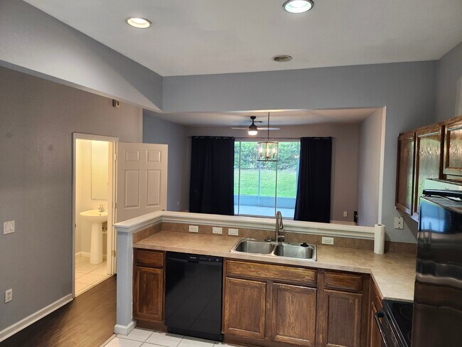 Building Photo - 4170 SW 43rd Cir