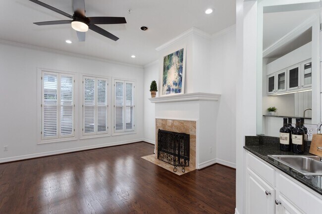Foto del edificio - Gorgeous Mediterranean-style condo located...