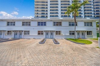Building Photo - 7801 Hispanola Ave