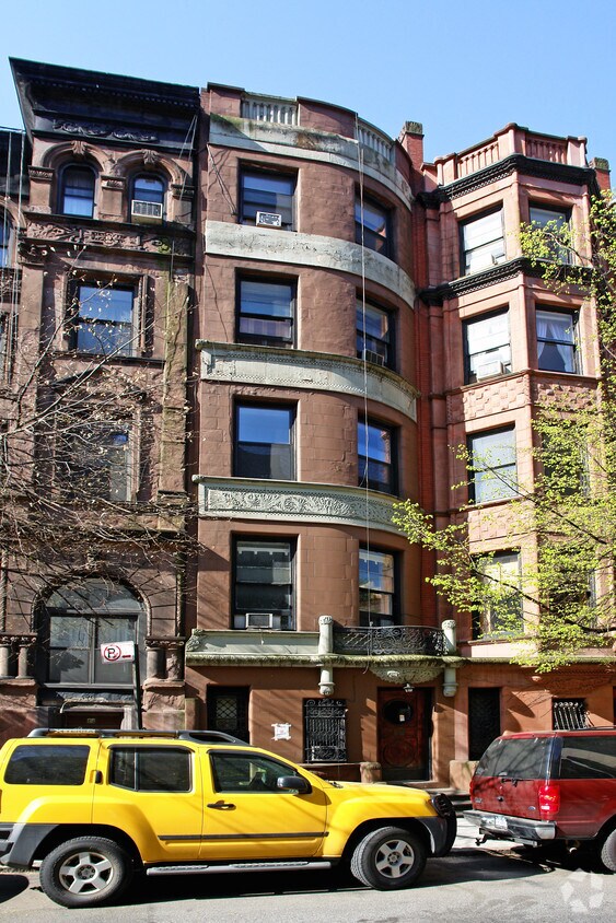 Building Photo - 68 W 85th St