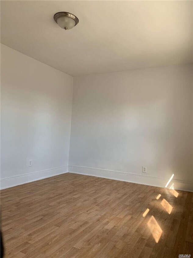 Foto del edificio - 161-23 120th Ave