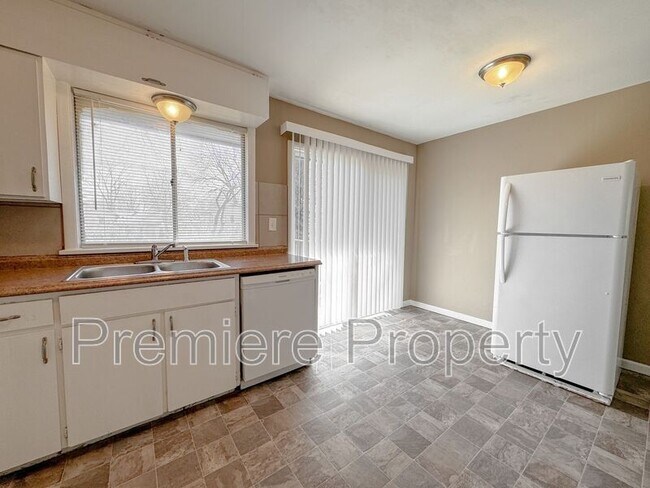Building Photo - 7905 E 91 St