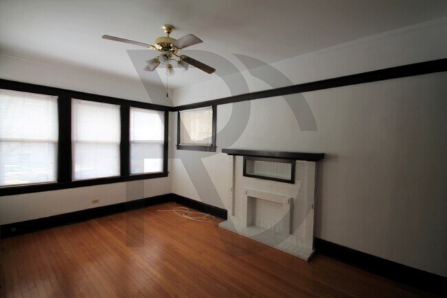 Foto del edificio - 3503 N Greenview Ave