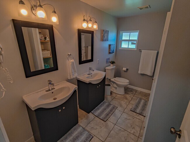 Building Photo - 2439 Hybrid Dr
