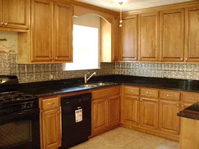 Foto del edificio - Charming 3 Bedroom / 2 Bath with Finished Basement!