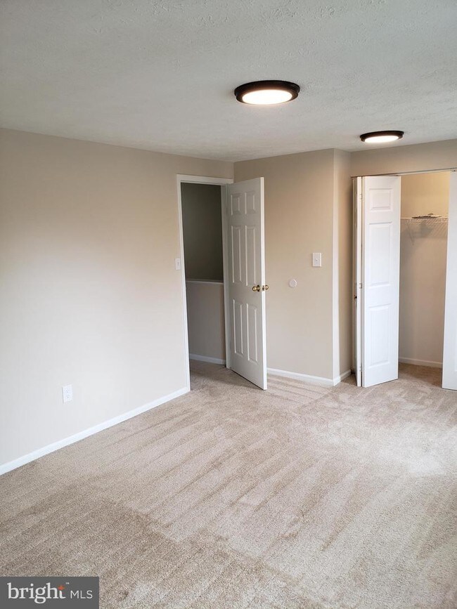 Foto del edificio - 7523 Summer Blossom Ln