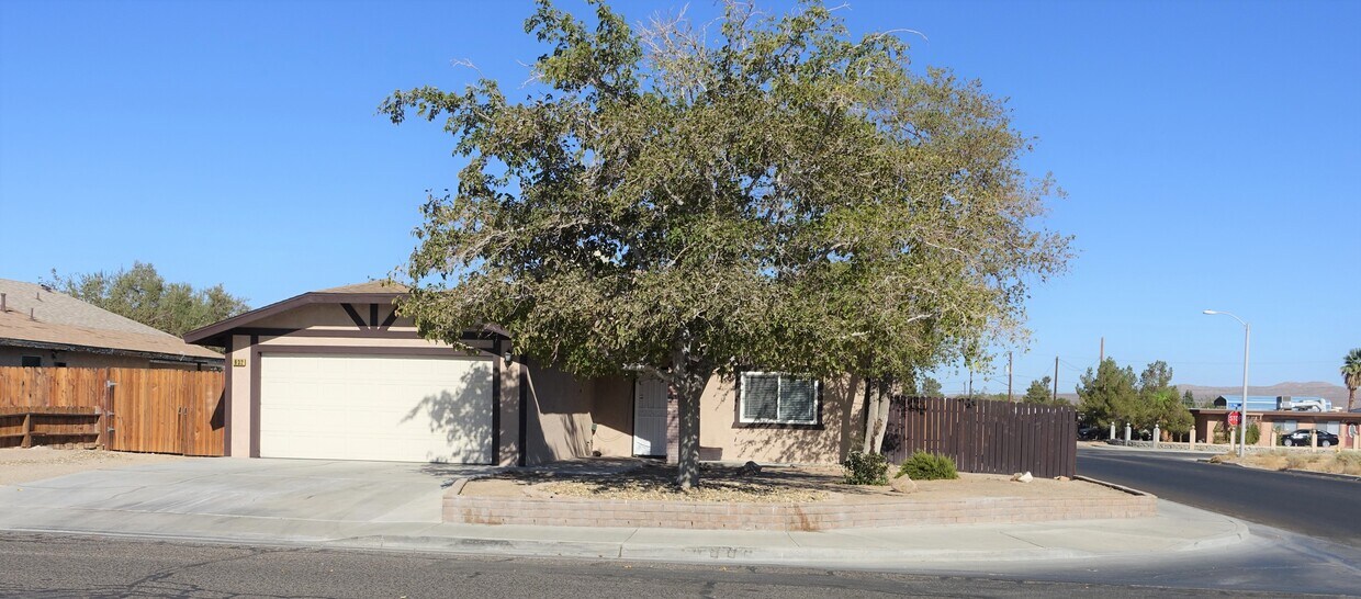 632 Lakeview Ct, Ridgecrest, CA 93555 House for Rent in Ridgecrest, CA