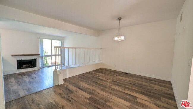 Building Photo - 1696 Palisades Dr