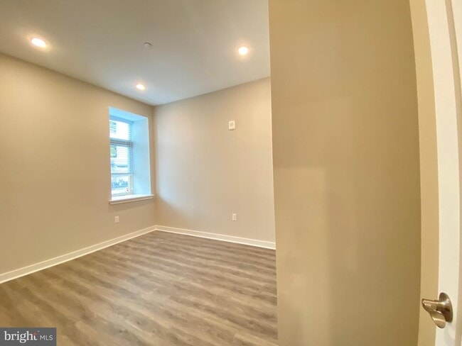 Foto del edificio - 1 W Main St