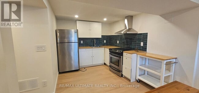 Building Photo - 539 Rustic Rd