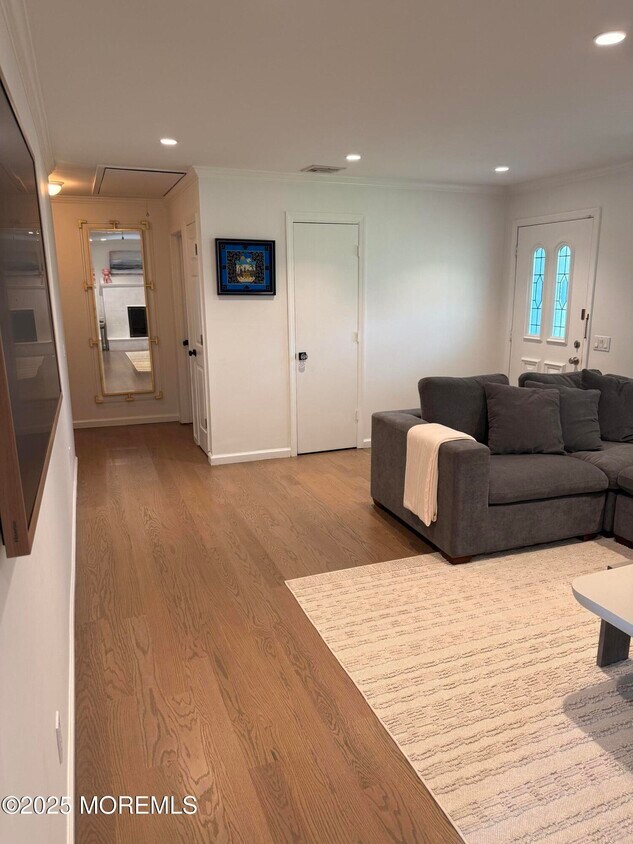 Foto principal - 704 Dow Ave