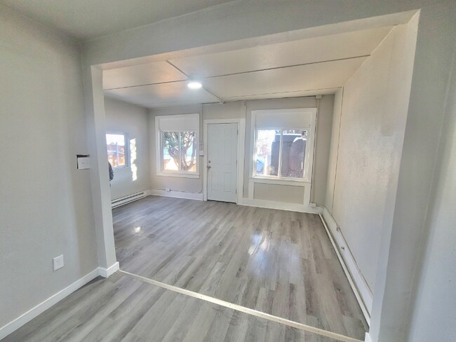Foto del edificio - 1025 W 17th St