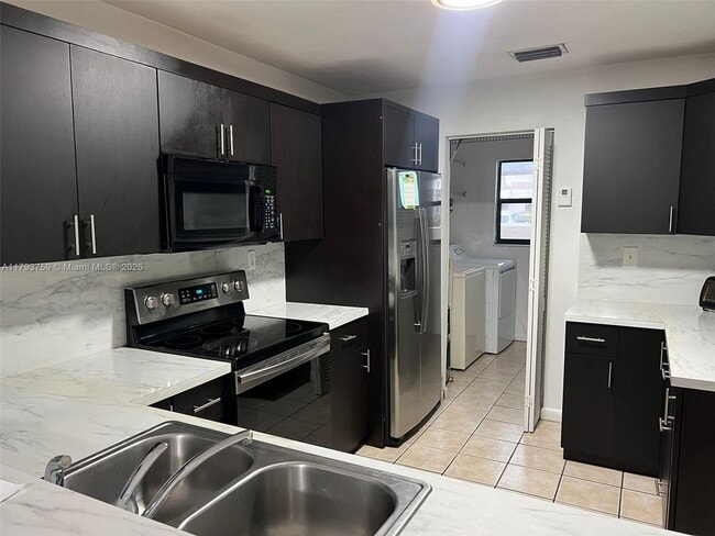Building Photo - 13301 SW 88th Ter