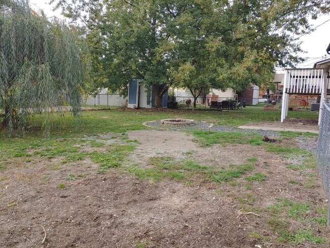 Building Photo - 4 Bedroom, 2 Bath Home Central Coeur d'Alene
