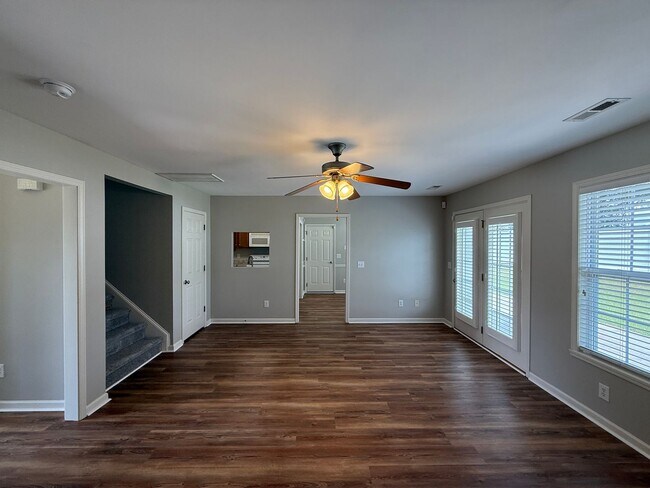 Foto del edificio - 2403 Mid Salem Dr