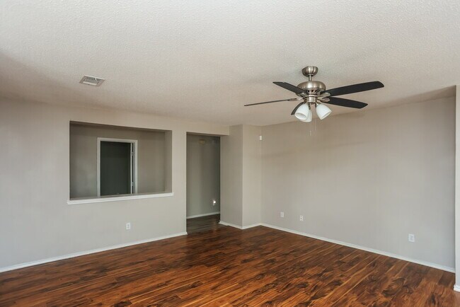 Foto del edificio - 604 Snapdragon Ln