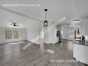Building Photo - 2662 W Golda St