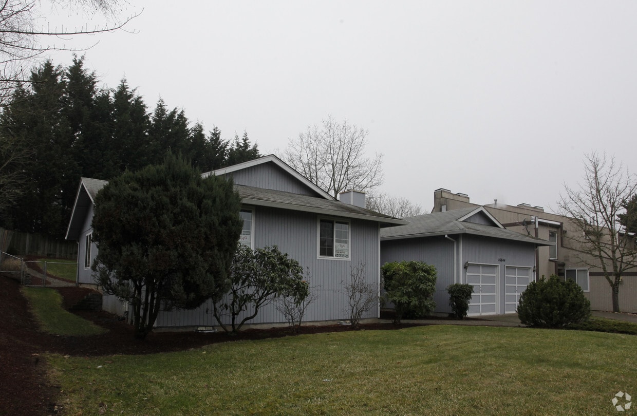 Building Photo - 16844 SW Bany Rd