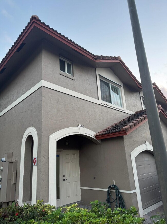 Building Photo - 3102 Coral Ridge Dr