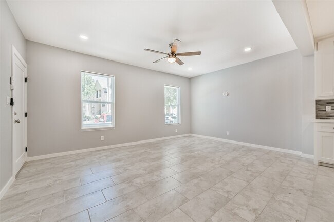 Foto del edificio - 4323 Ursuline St