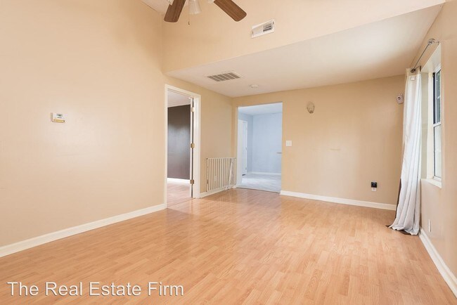 Building Photo - 2 br, 1 bath House - 4409 Sunflower Rd