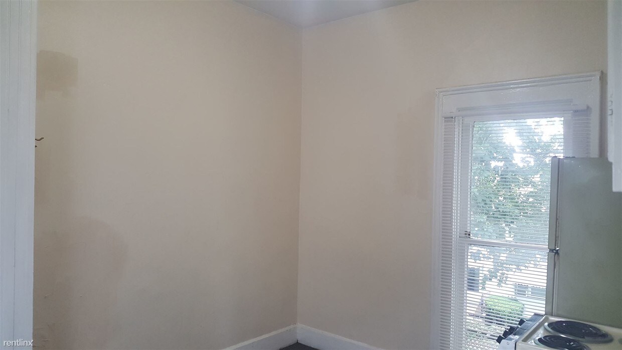 Primary Photo - Studio, 1 bath Apartment - 124 Mound St
