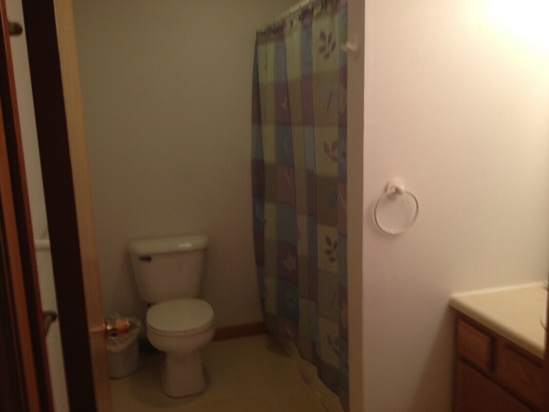 Baño completo - 4 Lyon Ln