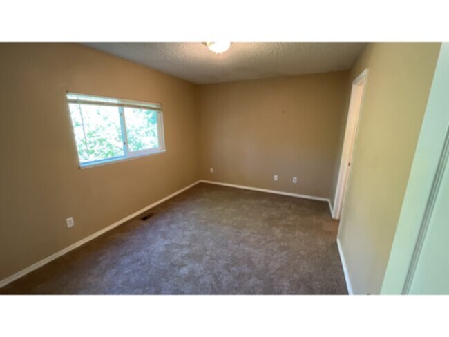 Foto del edificio - Nice one level living in Cheyenne Meadows