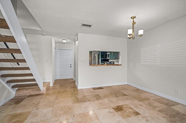 Foto del edificio - 2700 S Oakland Forest Dr