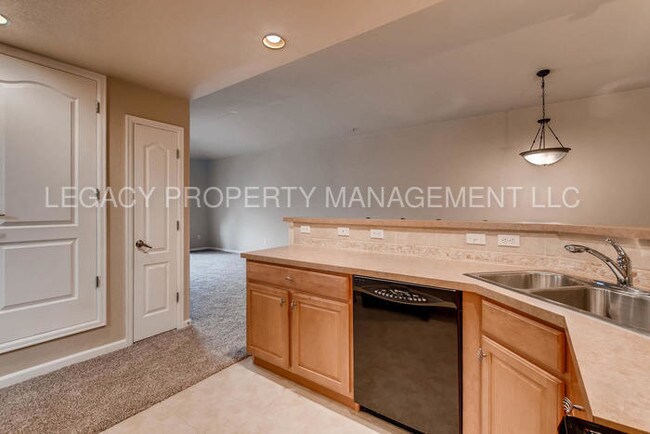 Building Photo - 6212 Kilmer Loop