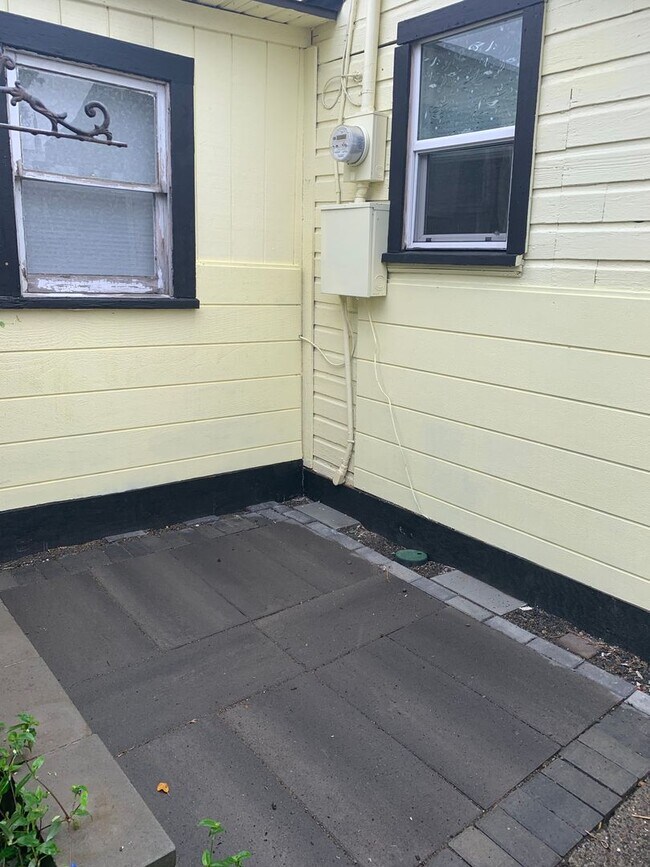 Foto del edificio - 515 1/2 2nd Street SE