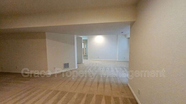 Foto del edificio - 7460 E 5th Ave