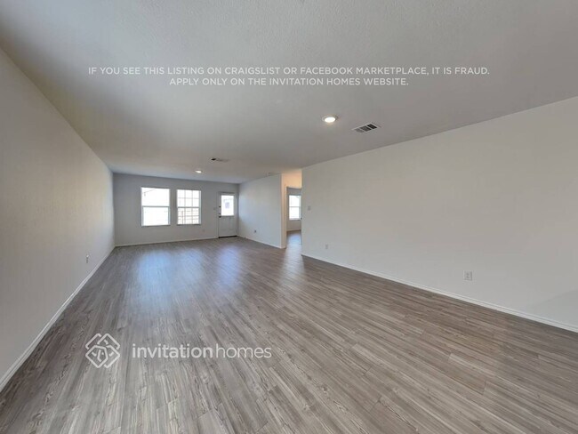 Foto del edificio - 10515 McClintock Dr