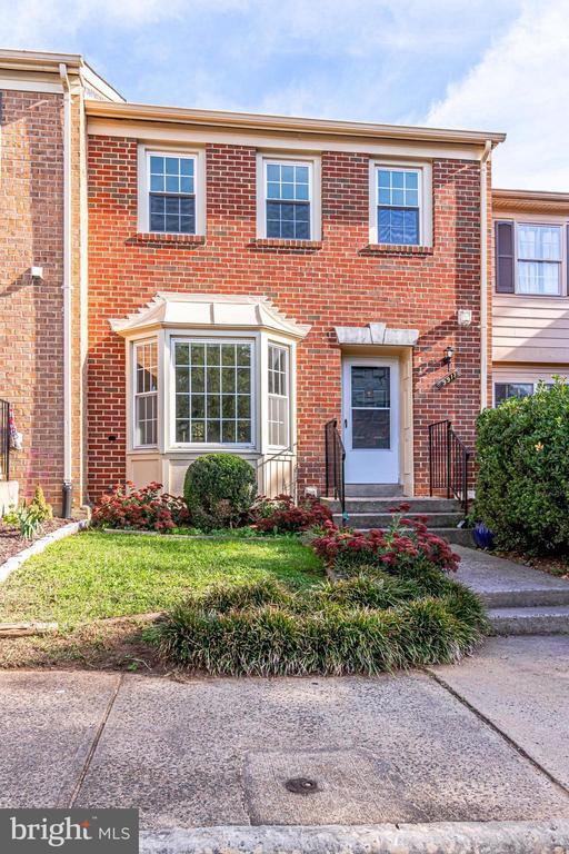 Building Photo - 9911 Whitewater Dr