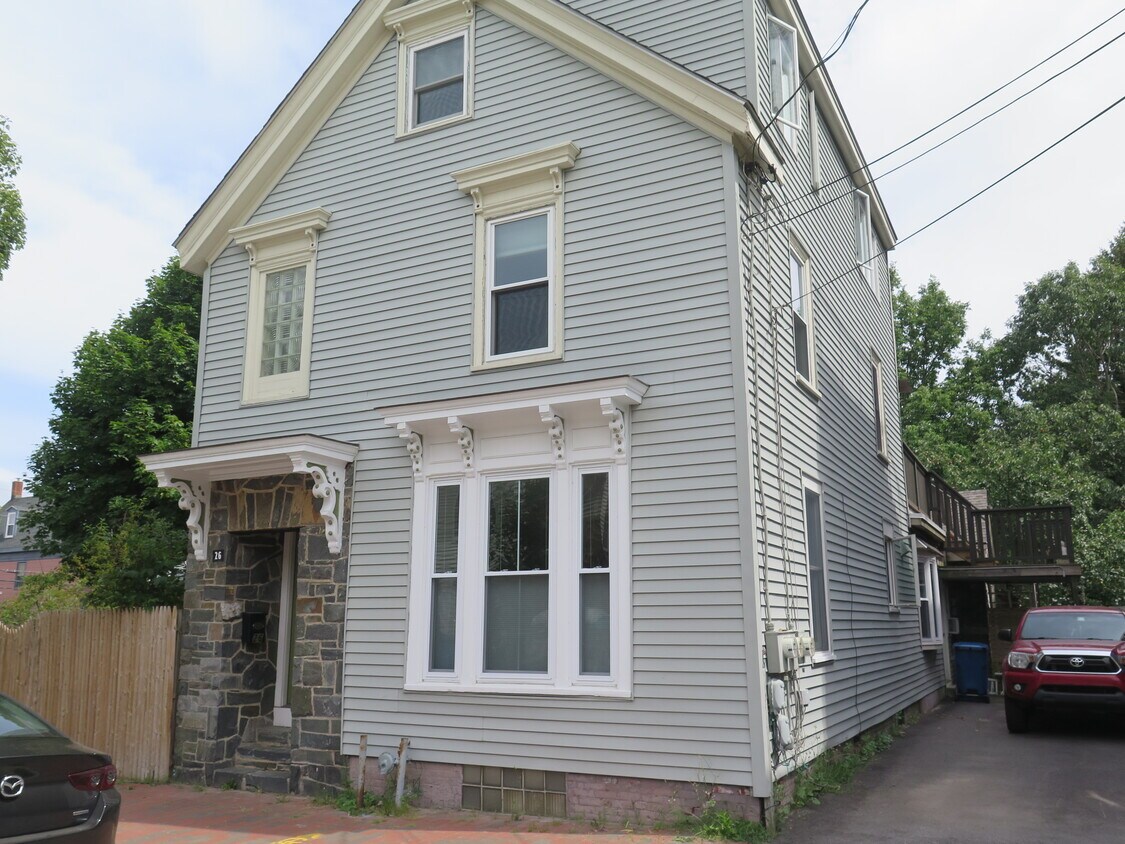 Primary Photo - 26 Monument St