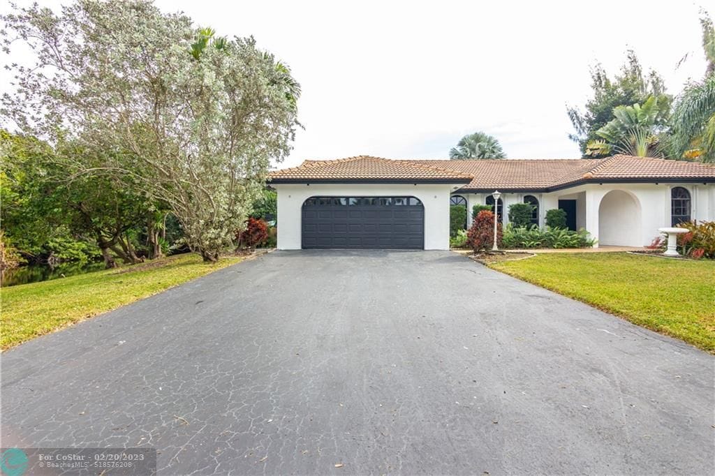 Primary Photo - 4490 SW 105th Ave